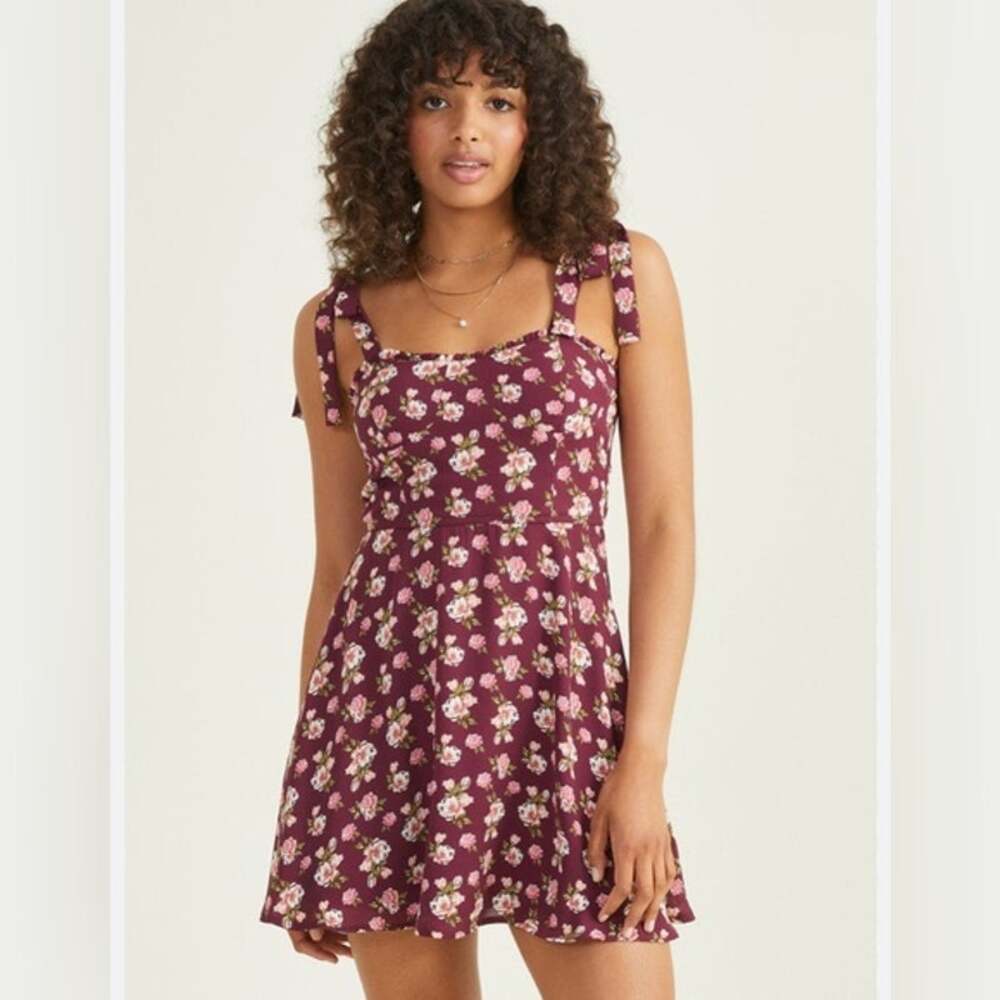 Altar’d State Deep Burgundy Red Floral Fitted Mini Dress Size Large